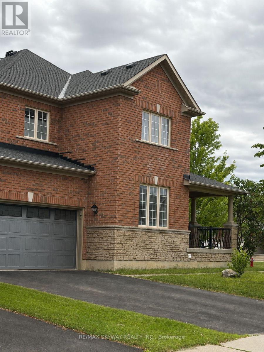 38 Egypt Drive, Brampton, Ontario  L6R 2V2 - Photo 3 - W13489110