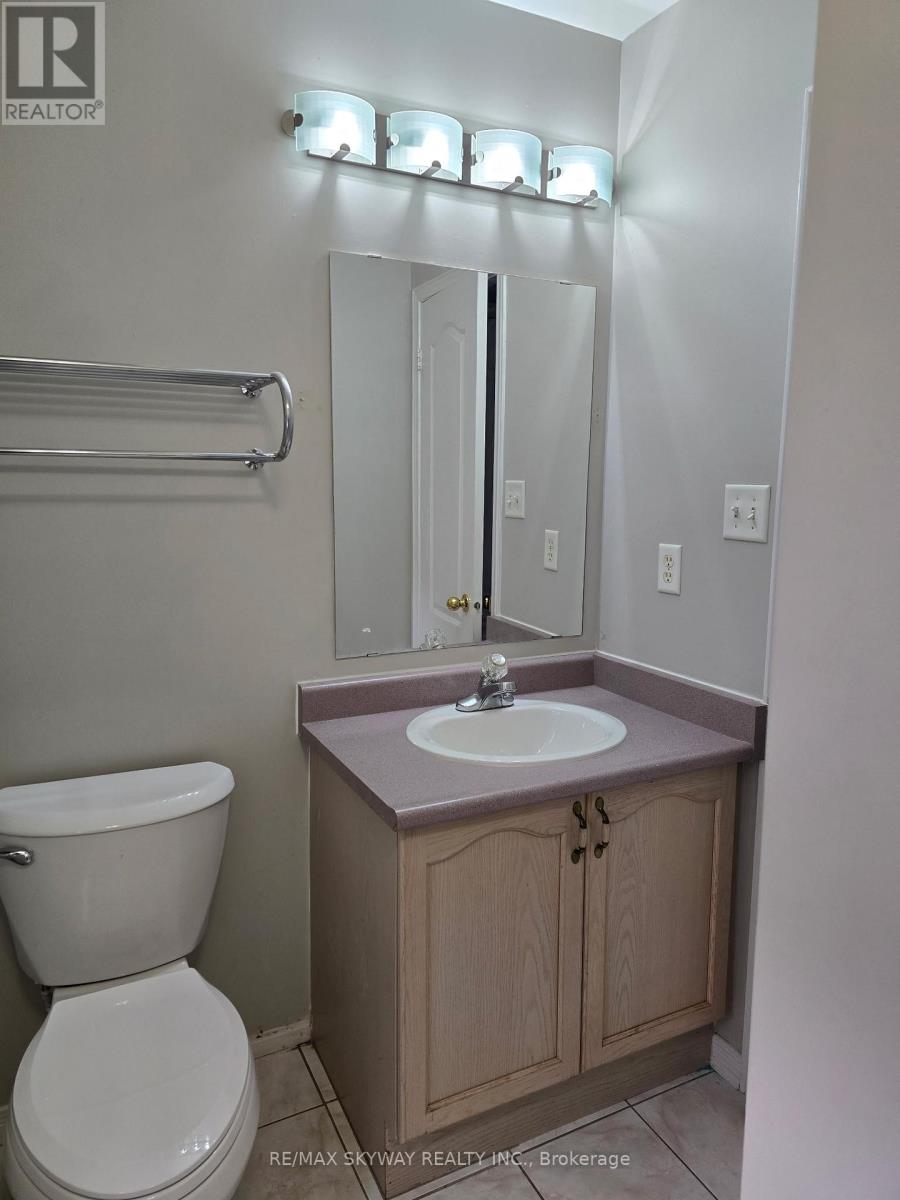 38 Egypt Drive, Brampton, Ontario  L6R 2V2 - Photo 9 - W13489110
