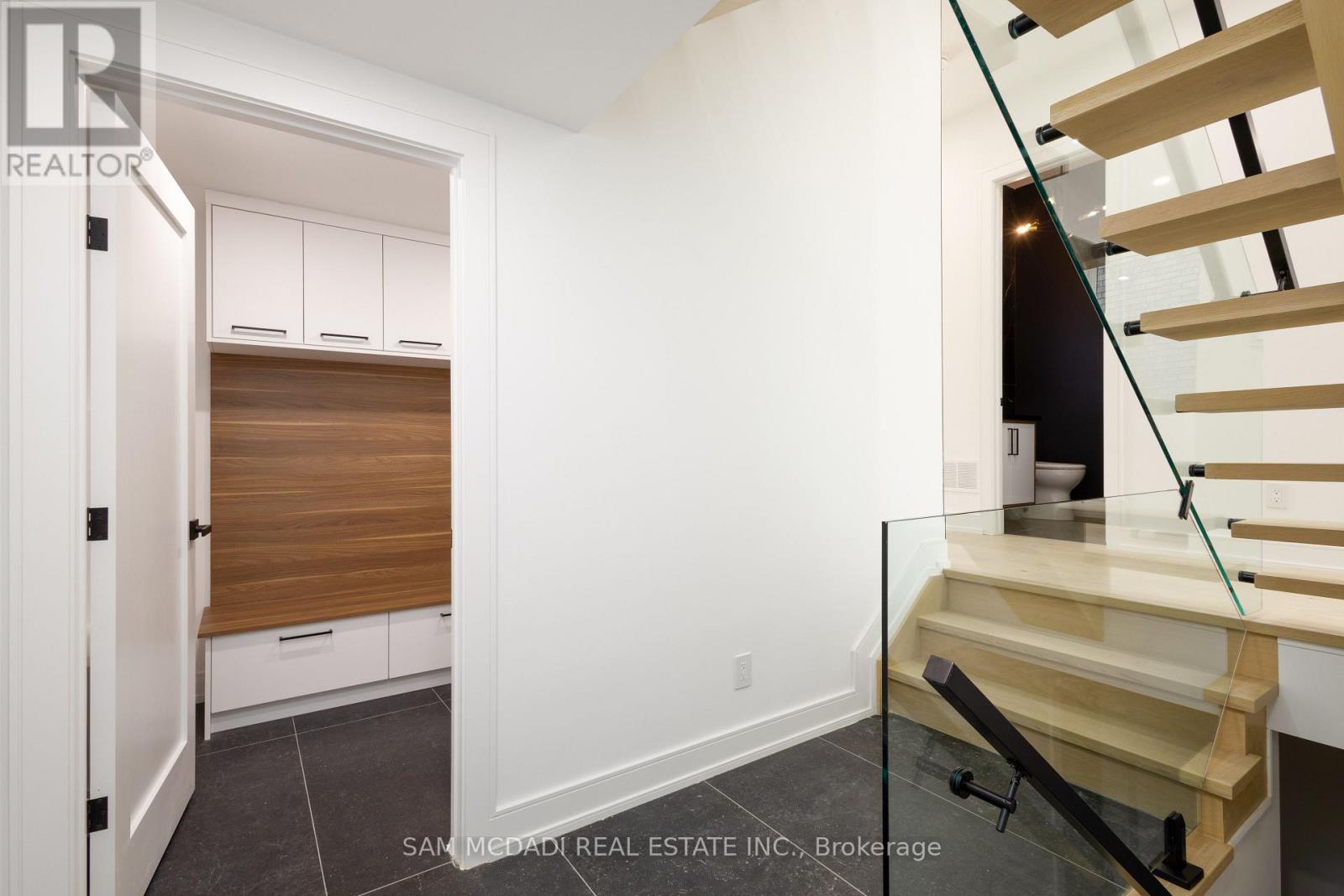24 Twenty First Street, Toronto, Ontario  M8V 3L7 - Photo 17 - W13489114