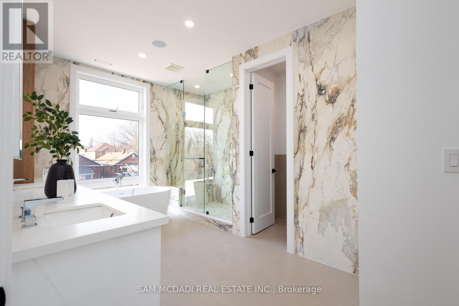 24 Twenty First Street, Toronto, Ontario  M8V 3L7 - Photo 21 - W13489114