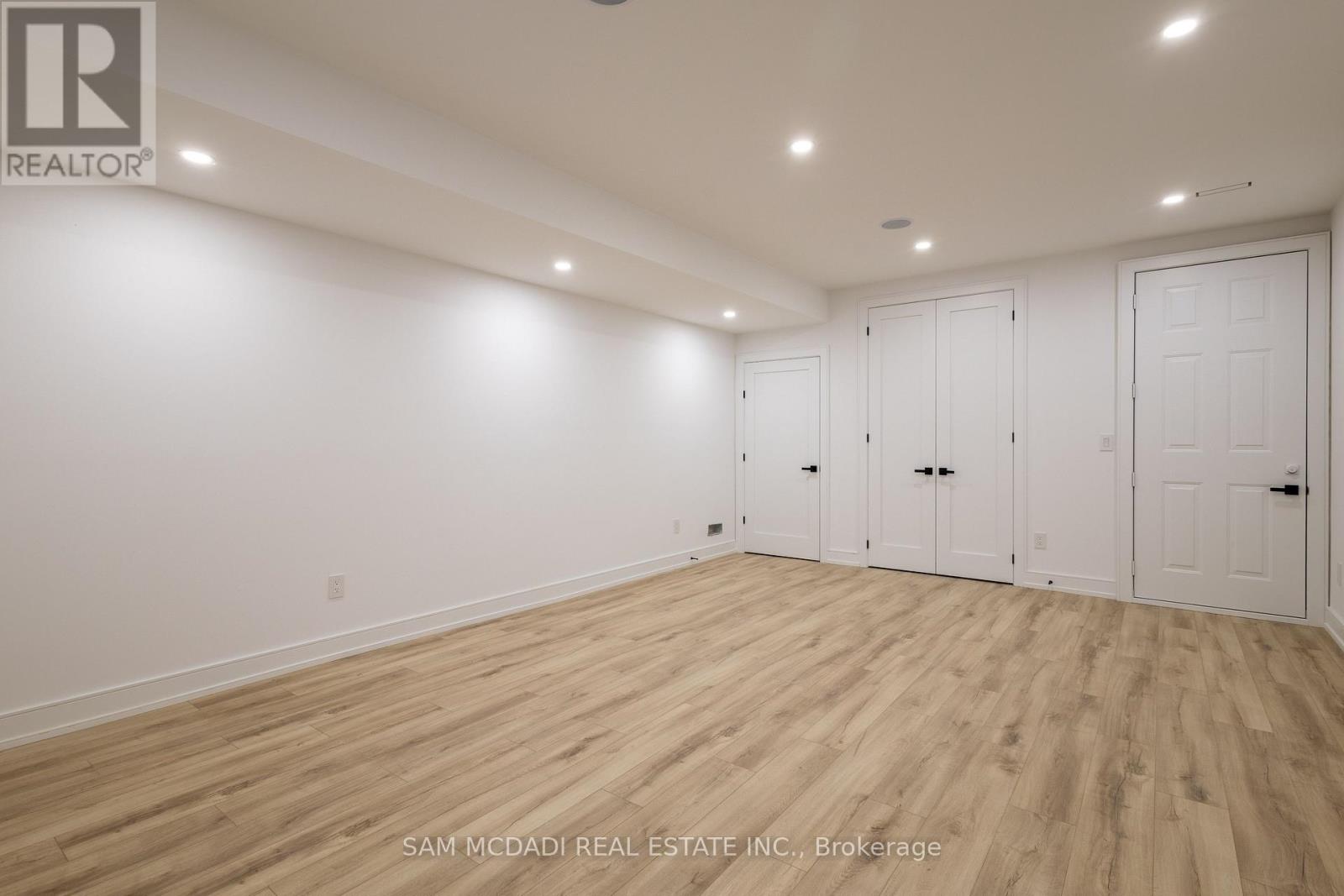 24 Twenty First Street, Toronto, Ontario  M8V 3L7 - Photo 37 - W13489114