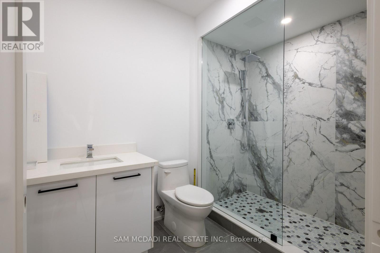 24 Twenty First Street, Toronto, Ontario  M8V 3L7 - Photo 39 - W13489114