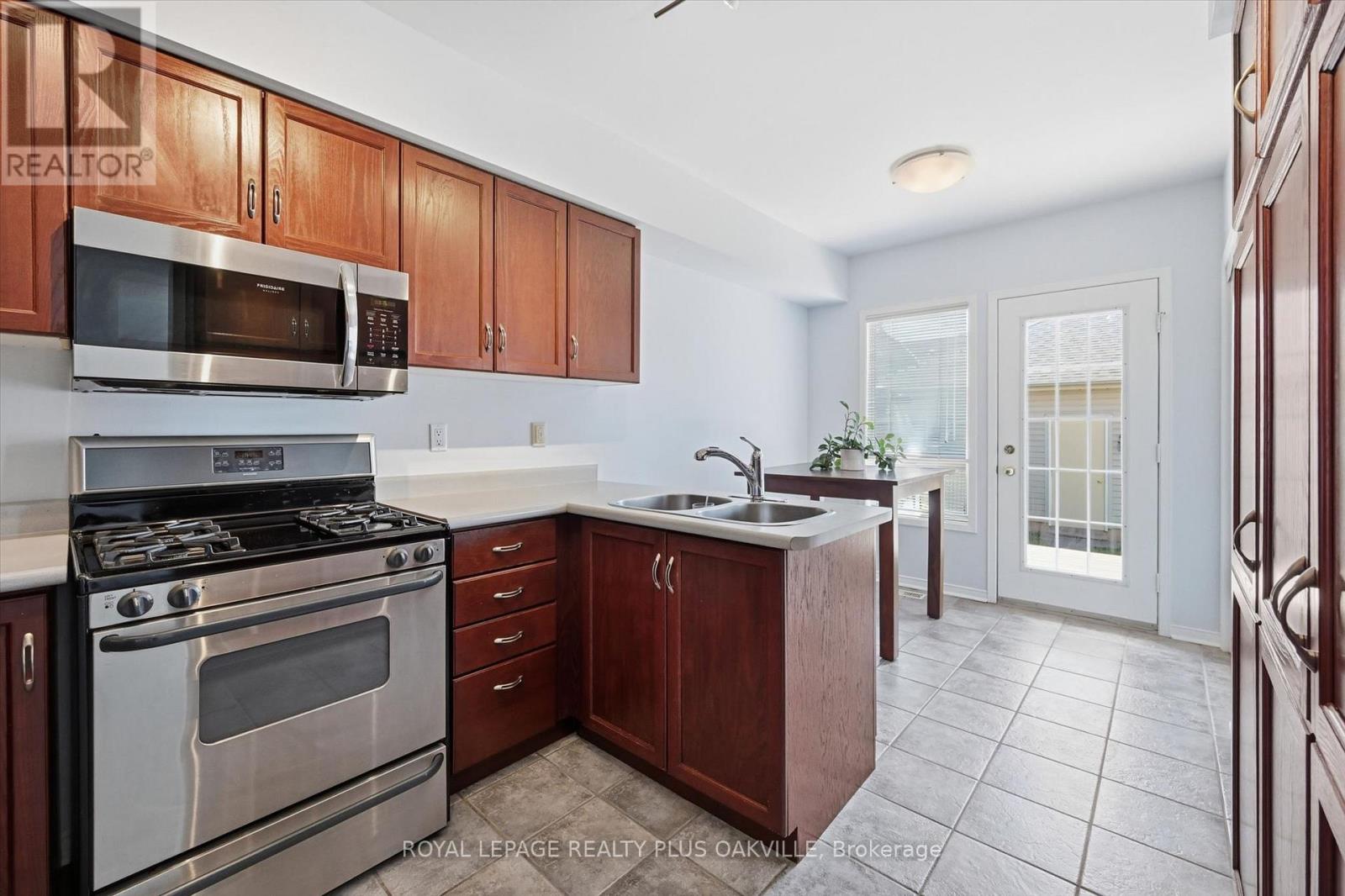 2150 Fourth Line, Oakville, Ontario  L6M 3T2 - Photo 17 - W13489164