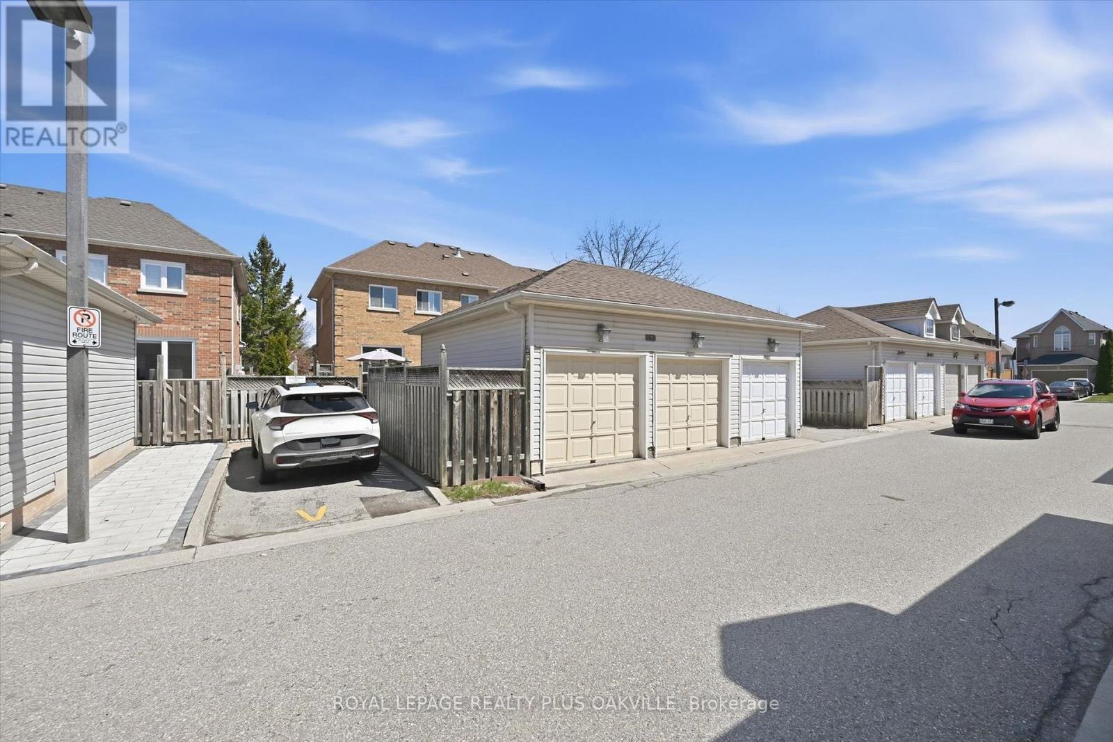 2150 Fourth Line, Oakville, Ontario  L6M 3T2 - Photo 38 - W13489164