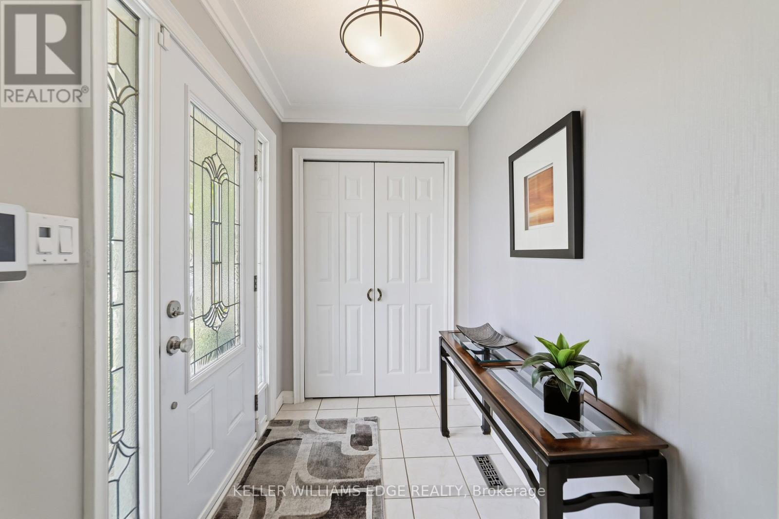 680 Lomond Crescent, Burlington, Ontario  L7L 2P1 - Photo 4 - W13489186