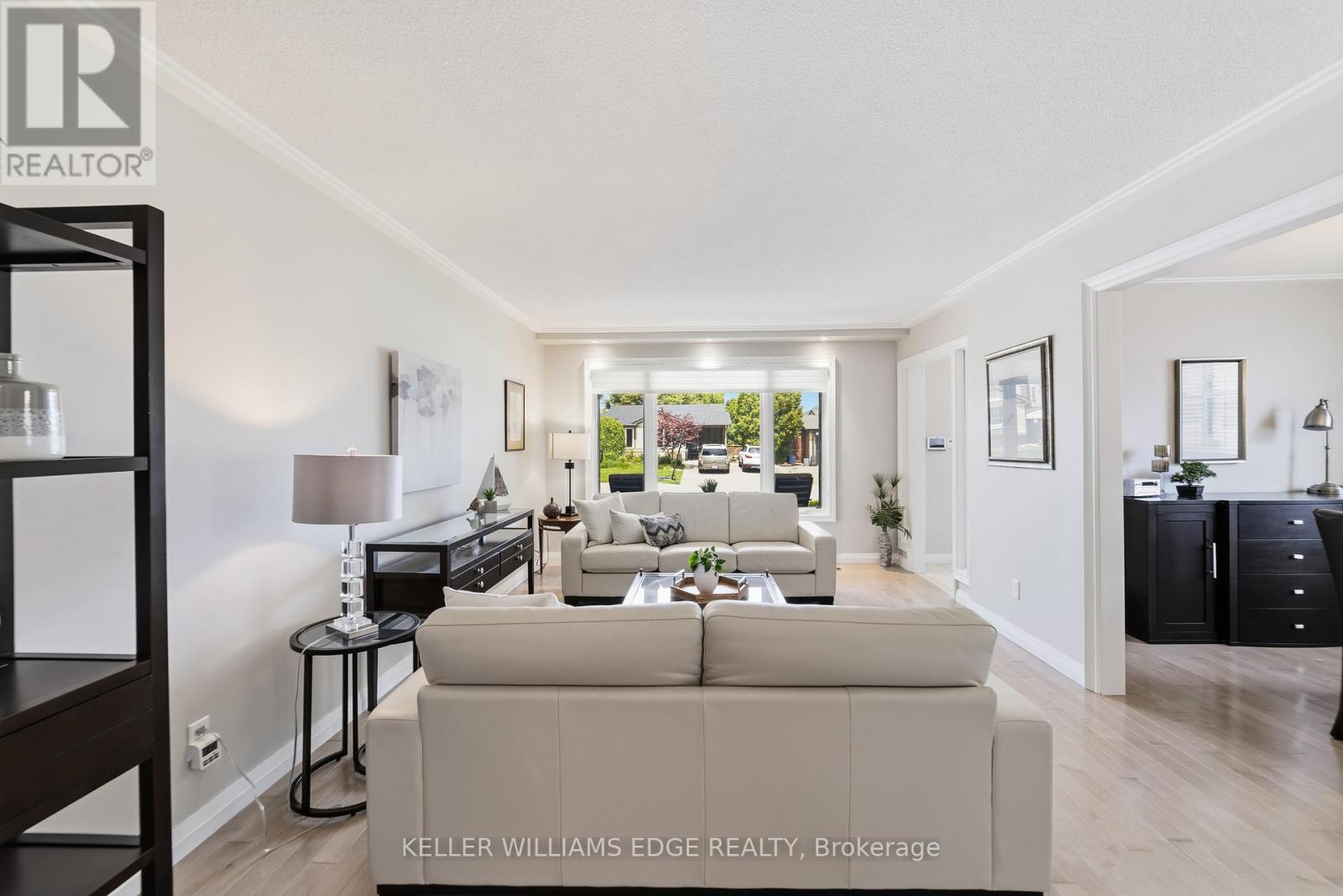 680 Lomond Crescent, Burlington, Ontario  L7L 2P1 - Photo 7 - W13489186