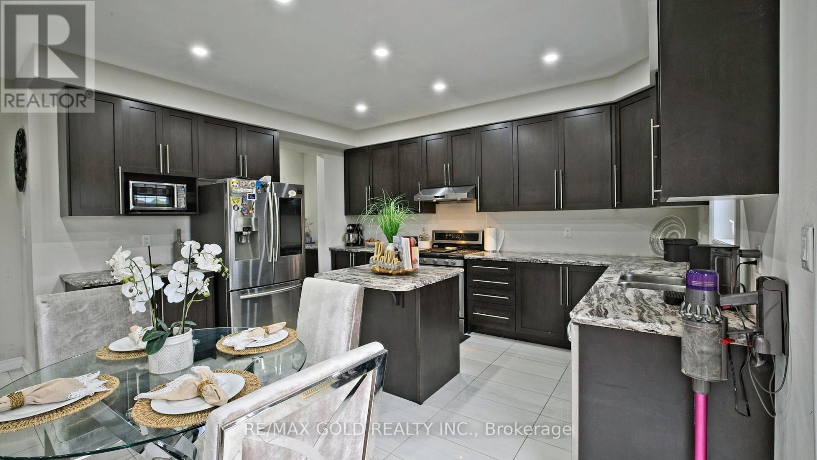 16 Action Drive, Brampton, Ontario  L7A 4X8 - Photo 13 - W13489456