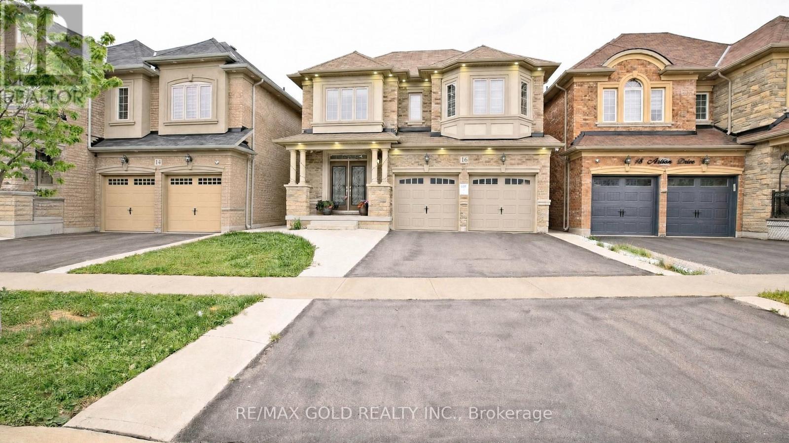 16 Action Drive, Brampton, Ontario  L7A 4X8 - Photo 3 - W13489456
