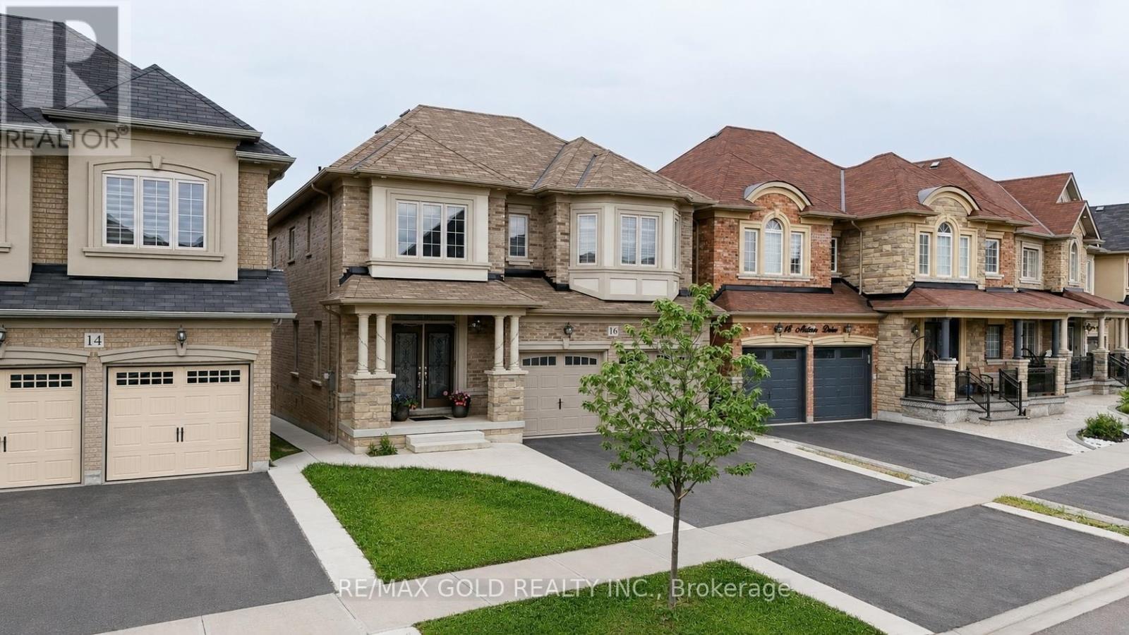 16 Action Drive, Brampton, Ontario  L7A 4X8 - Photo 4 - W13489456