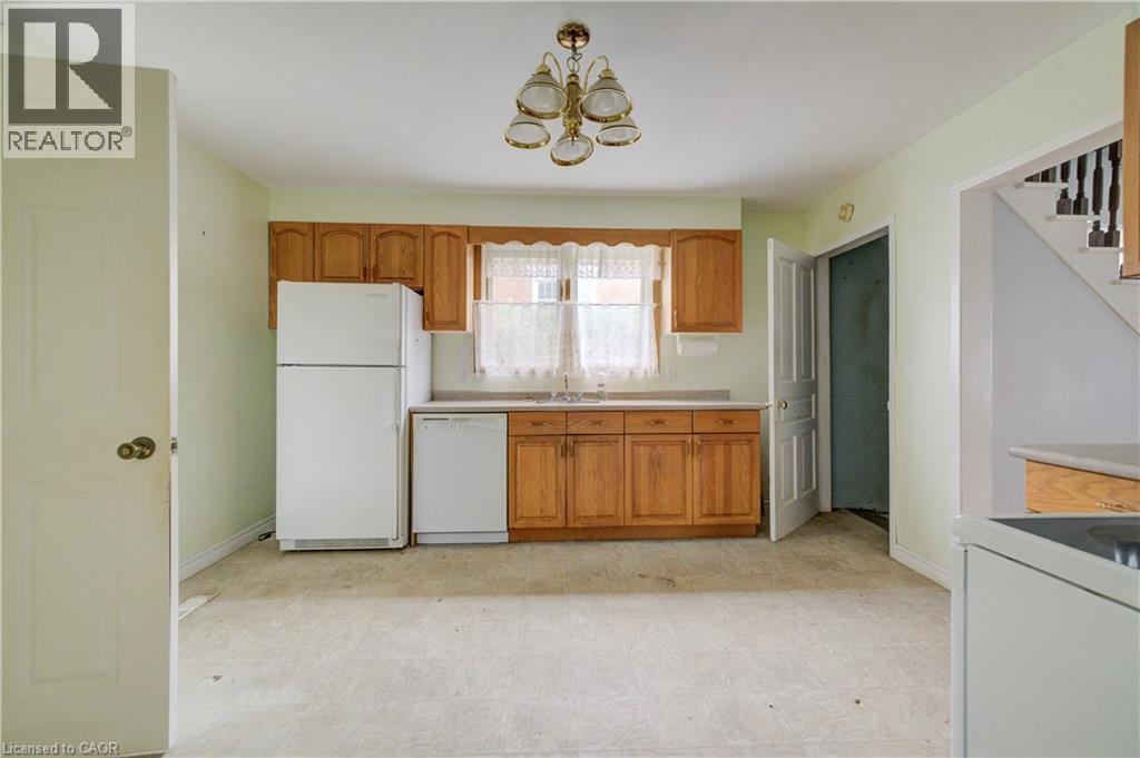 56 Agnes Street, Kitchener, Ontario  N2G 2E8 - Photo 3 - 40842867