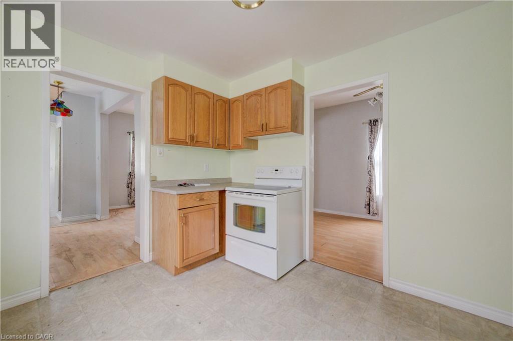56 Agnes Street, Kitchener, Ontario  N2G 2E8 - Photo 4 - 40842867
