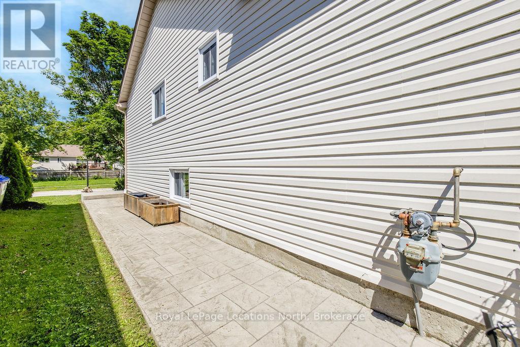 73 Fernbrook Drive, Wasaga Beach, Ontario  L9Z 1G5 - Photo 35 - S13489824