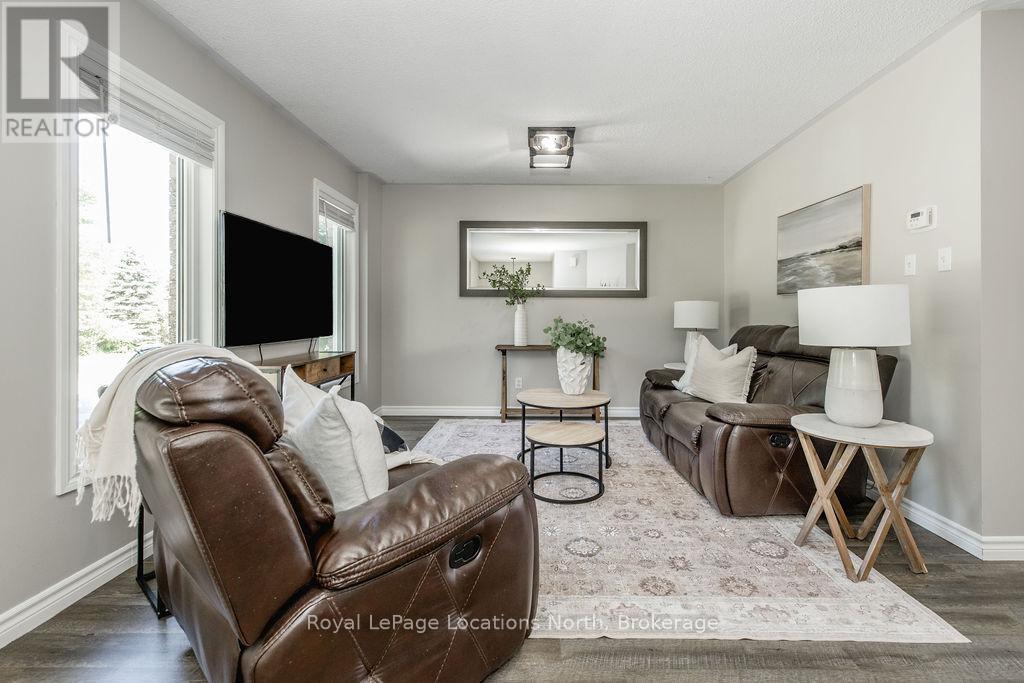 73 Fernbrook Drive, Wasaga Beach, Ontario  L9Z 1G5 - Photo 5 - S13489824