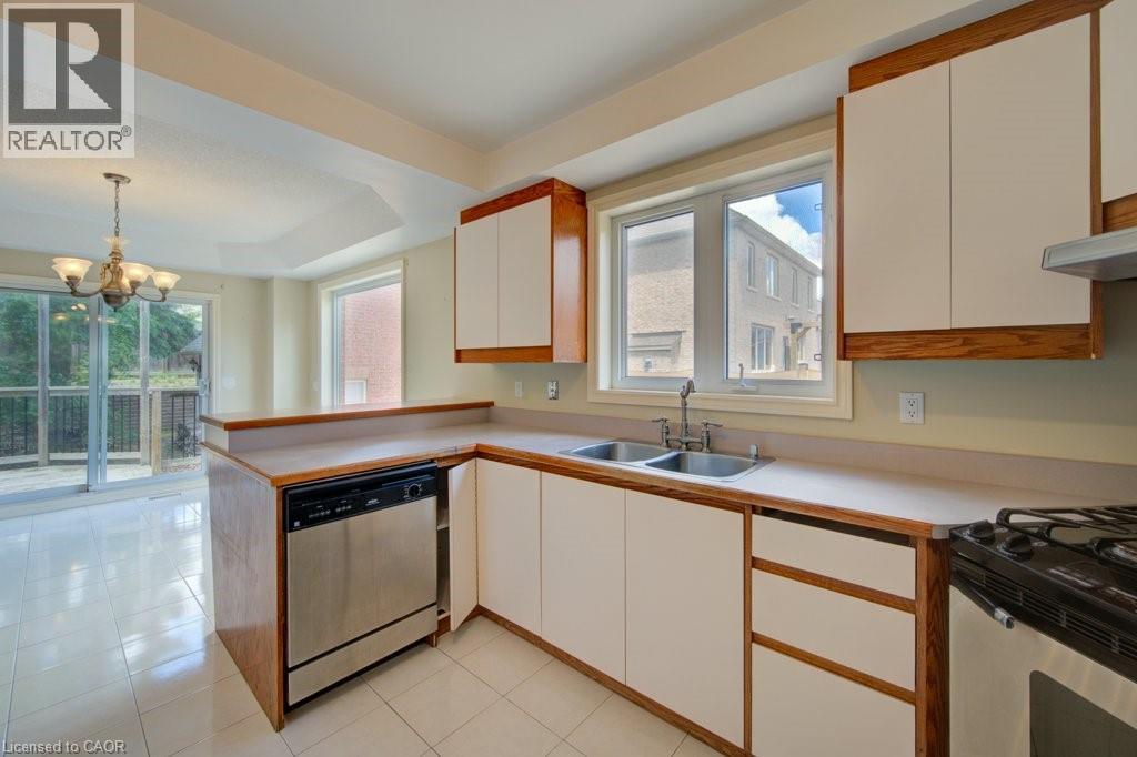 14 Antrim Court E, Caledon, Ontario  L7C 1R1 - Photo 11 - 40841317