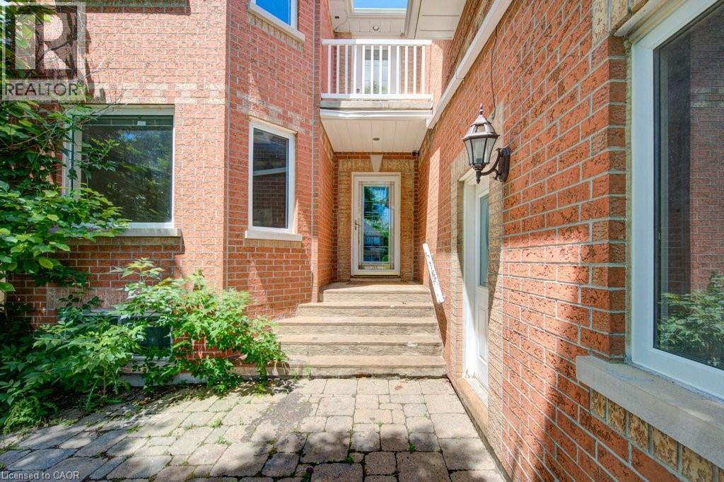 14 Antrim Court E, Caledon, Ontario  L7C 1R1 - Photo 3 - 40841317