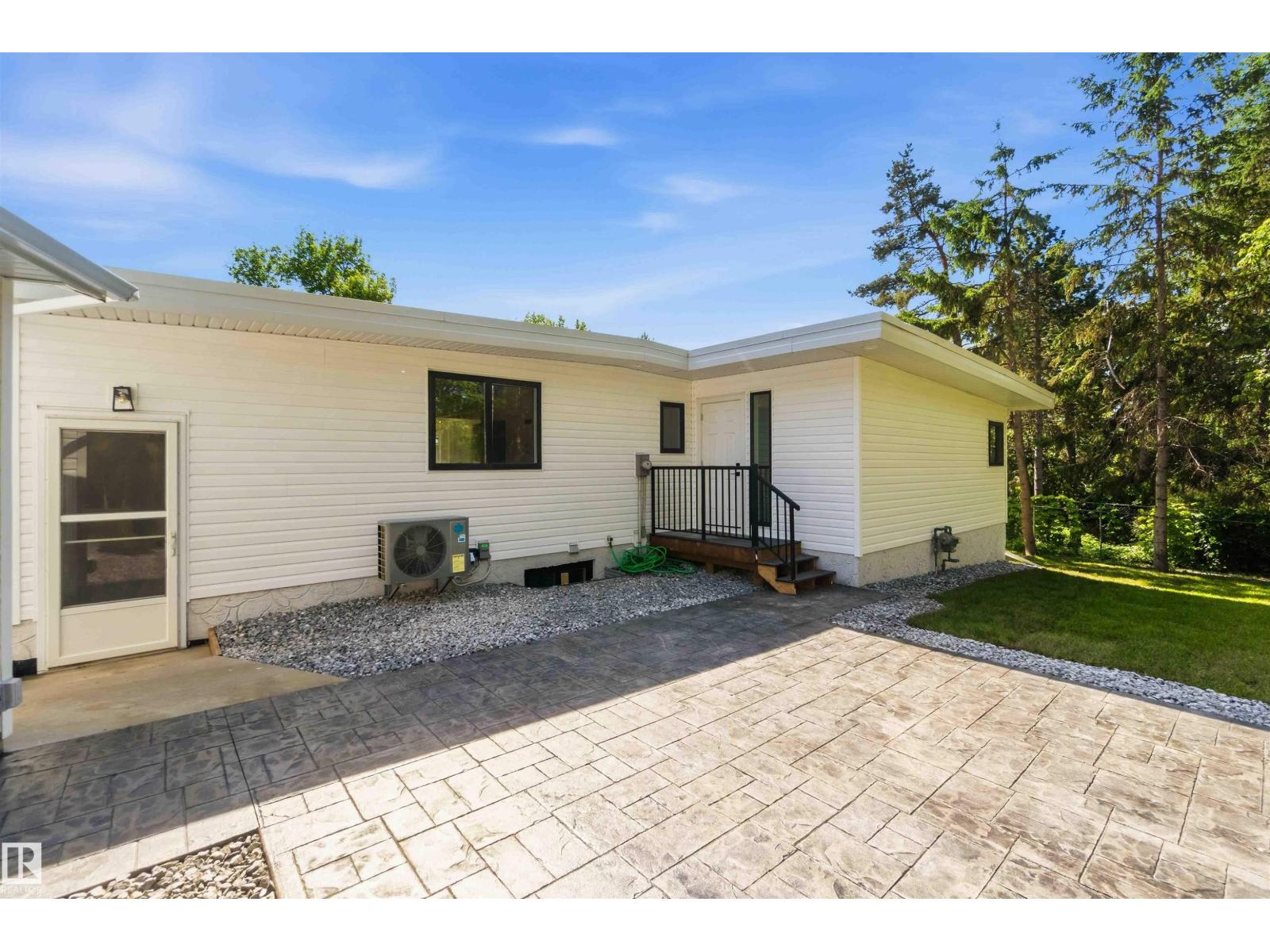 19 Greenbrier Cr, St. Albert, Alberta  T8N 1A2 - Photo 6 - E4495634