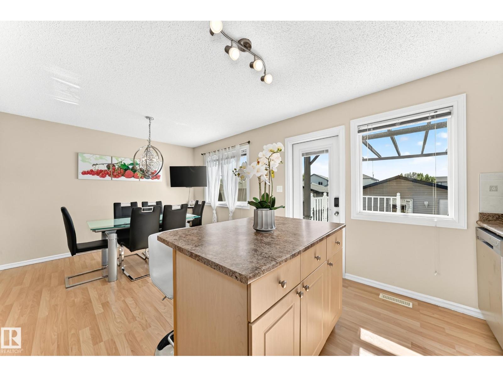17408 87 St NW, Edmonton, Alberta  T5Z 3Z3 - Photo 11 - E4495639