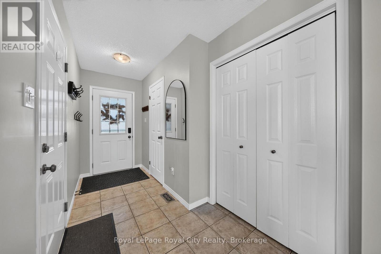 218 Severn Drive, Guelph, Ontario  N1E 0C7 - Photo 3 - X13489770