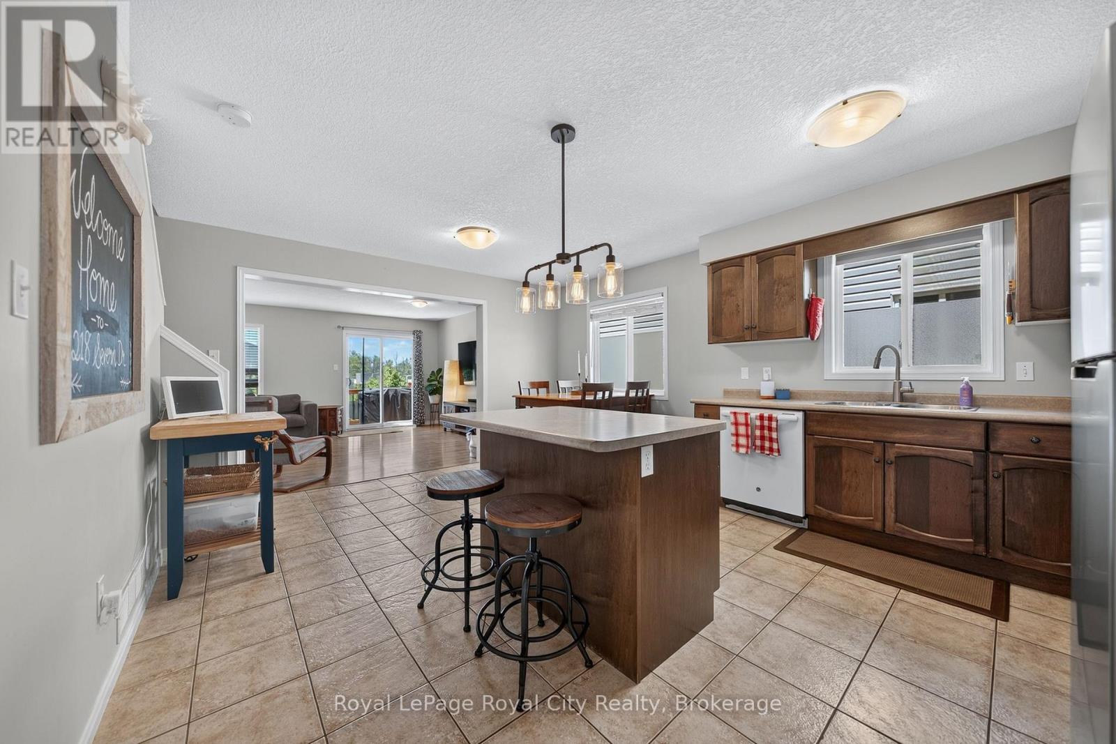 218 Severn Drive, Guelph, Ontario  N1E 0C7 - Photo 4 - X13489770