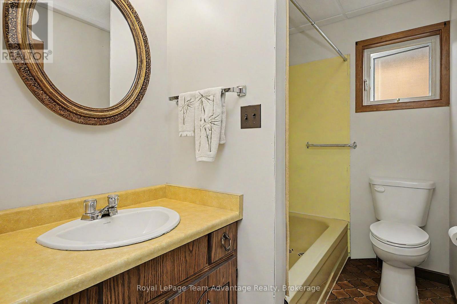 98 Gibson Street, Parry Sound, Ontario  P2A 1X5 - Photo 12 - X13489896