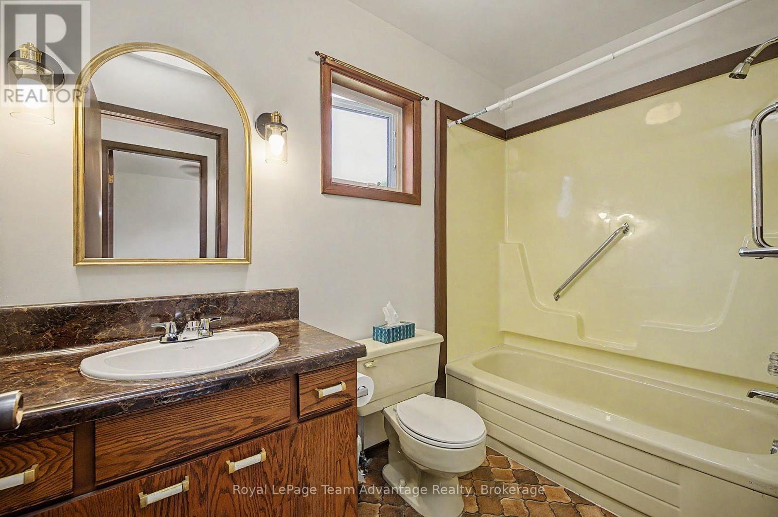 98 Gibson Street, Parry Sound, Ontario  P2A 1X5 - Photo 17 - X13489896
