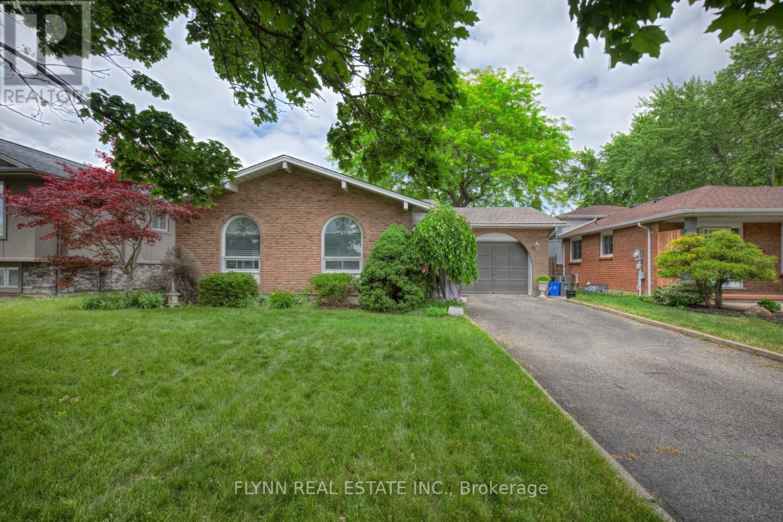 33 ADEL DRIVE, St. Catharines, Ontario