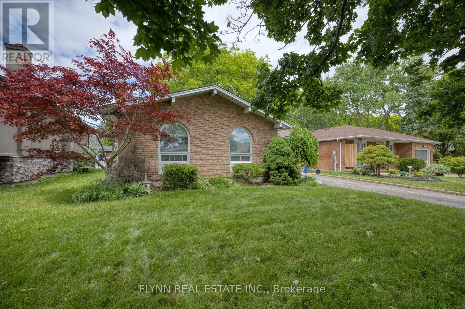 33 Adel Drive, St. Catharines, Ontario  L2M 6N3 - Photo 2 - X13488542