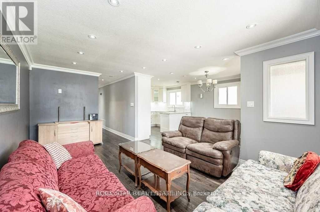 Upper - 11 Aterno Drive, Hamilton, Ontario  L9C 5S4 - Photo 10 - X13488892