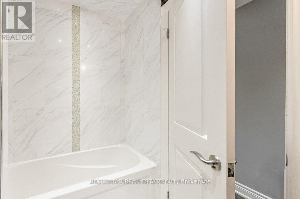 Upper - 11 Aterno Drive, Hamilton, Ontario  L9C 5S4 - Photo 18 - X13488892