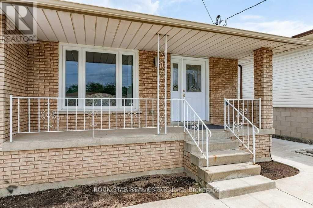 Upper - 11 Aterno Drive, Hamilton, Ontario  L9C 5S4 - Photo 3 - X13488892