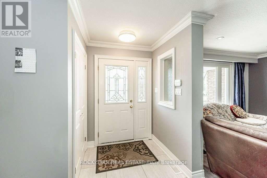 Upper - 11 Aterno Drive, Hamilton, Ontario  L9C 5S4 - Photo 4 - X13488892
