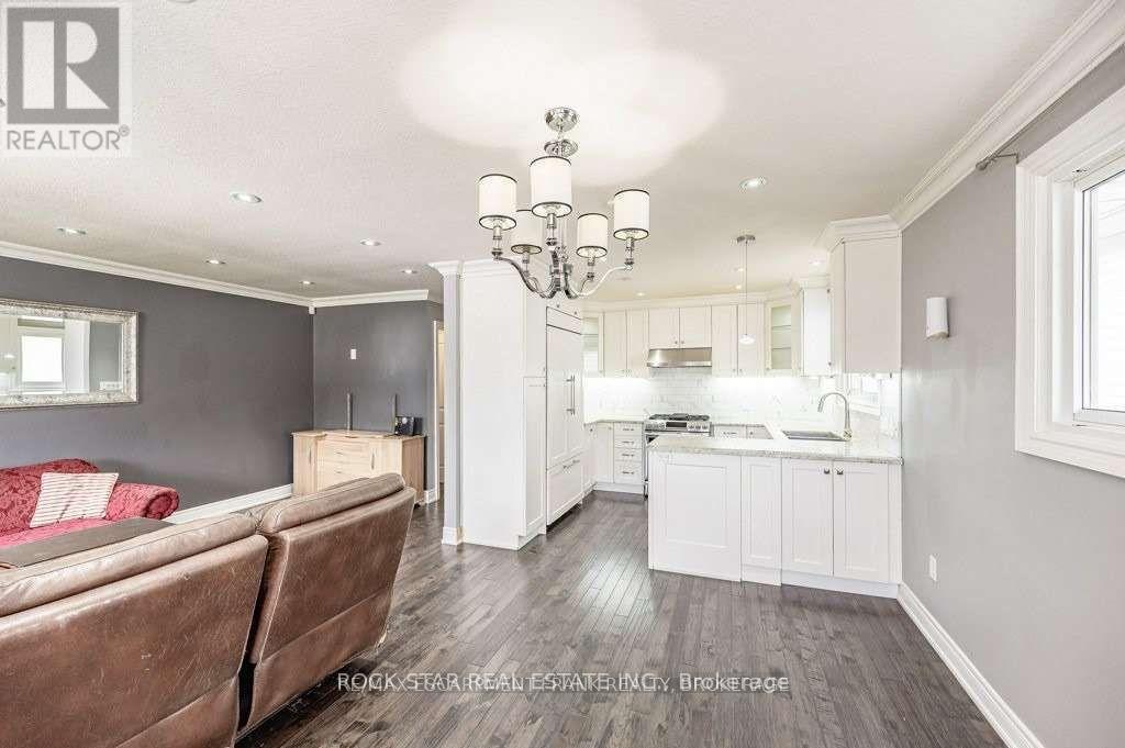 Upper - 11 Aterno Drive, Hamilton, Ontario  L9C 5S4 - Photo 5 - X13488892