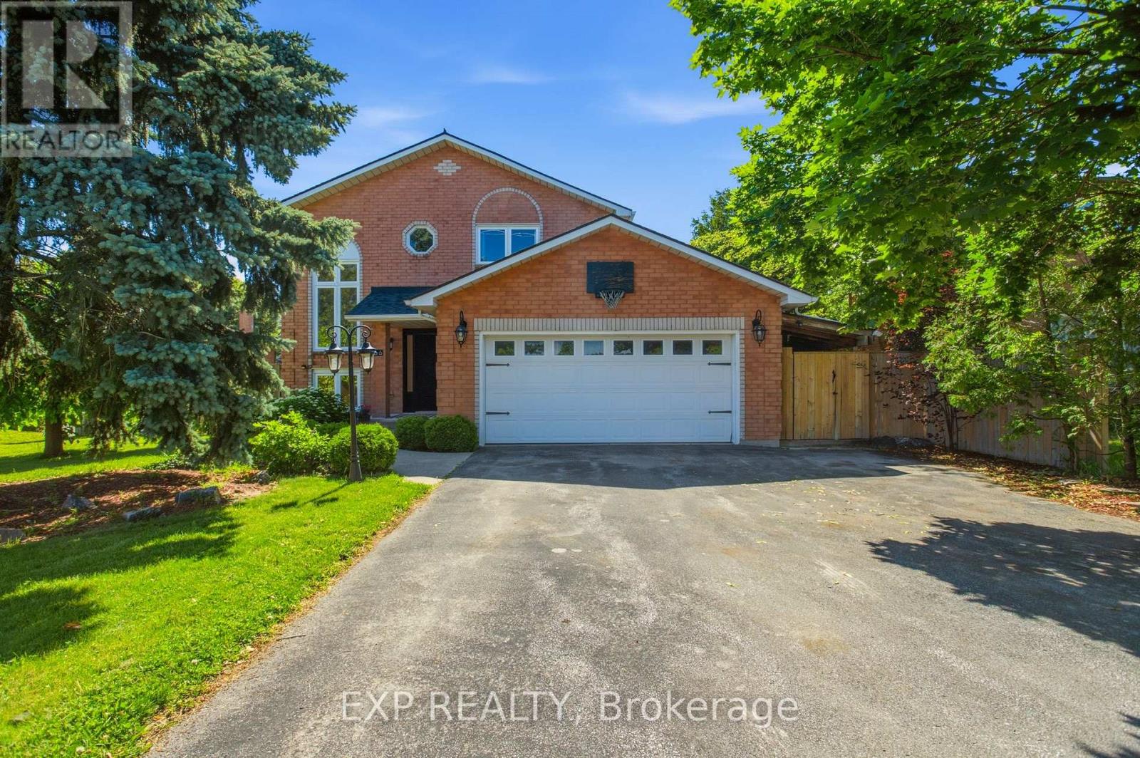 66 CASABLANCA BOULEVARD, Grimsby, Ontario