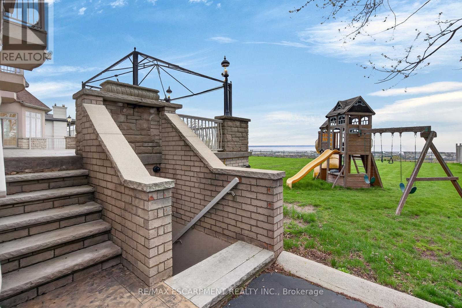 803 Ridge Road, Hamilton, Ontario  L8J 2Y3 - Photo 48 - X13489180