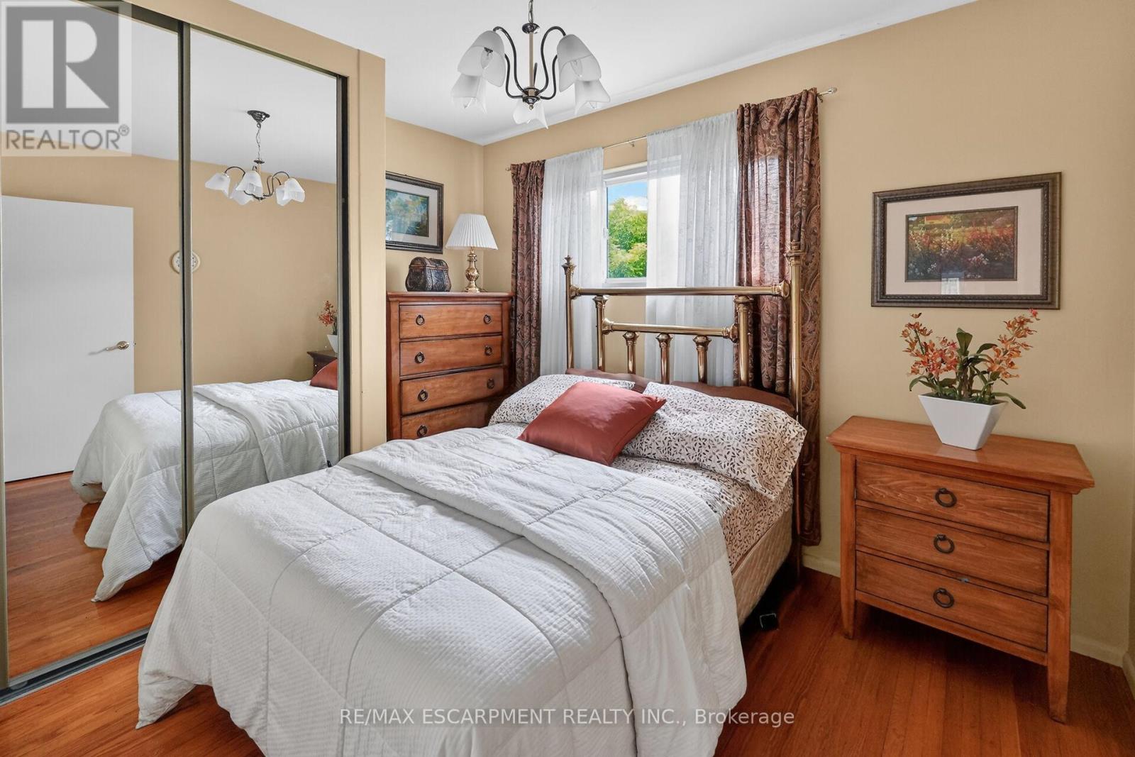 10 Helga Court, Hamilton, Ontario  L8V 3K2 - Photo 18 - X13489230
