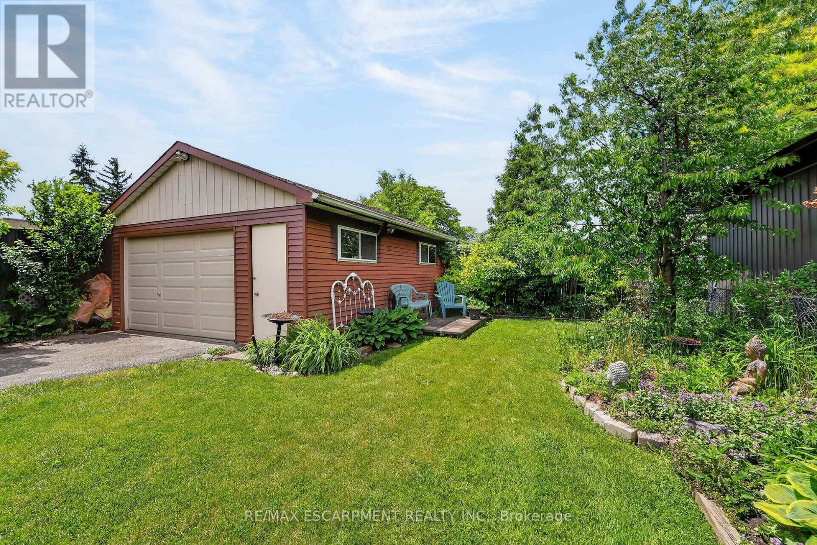 10 Helga Court, Hamilton, Ontario  L8V 3K2 - Photo 37 - X13489230