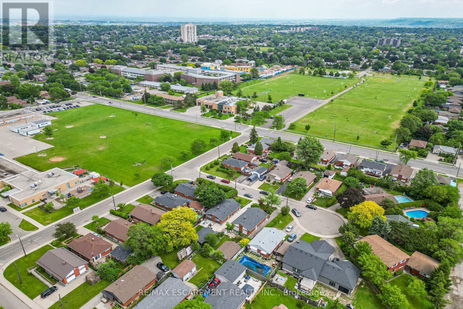 10 Helga Court, Hamilton, Ontario  L8V 3K2 - Photo 46 - X13489230