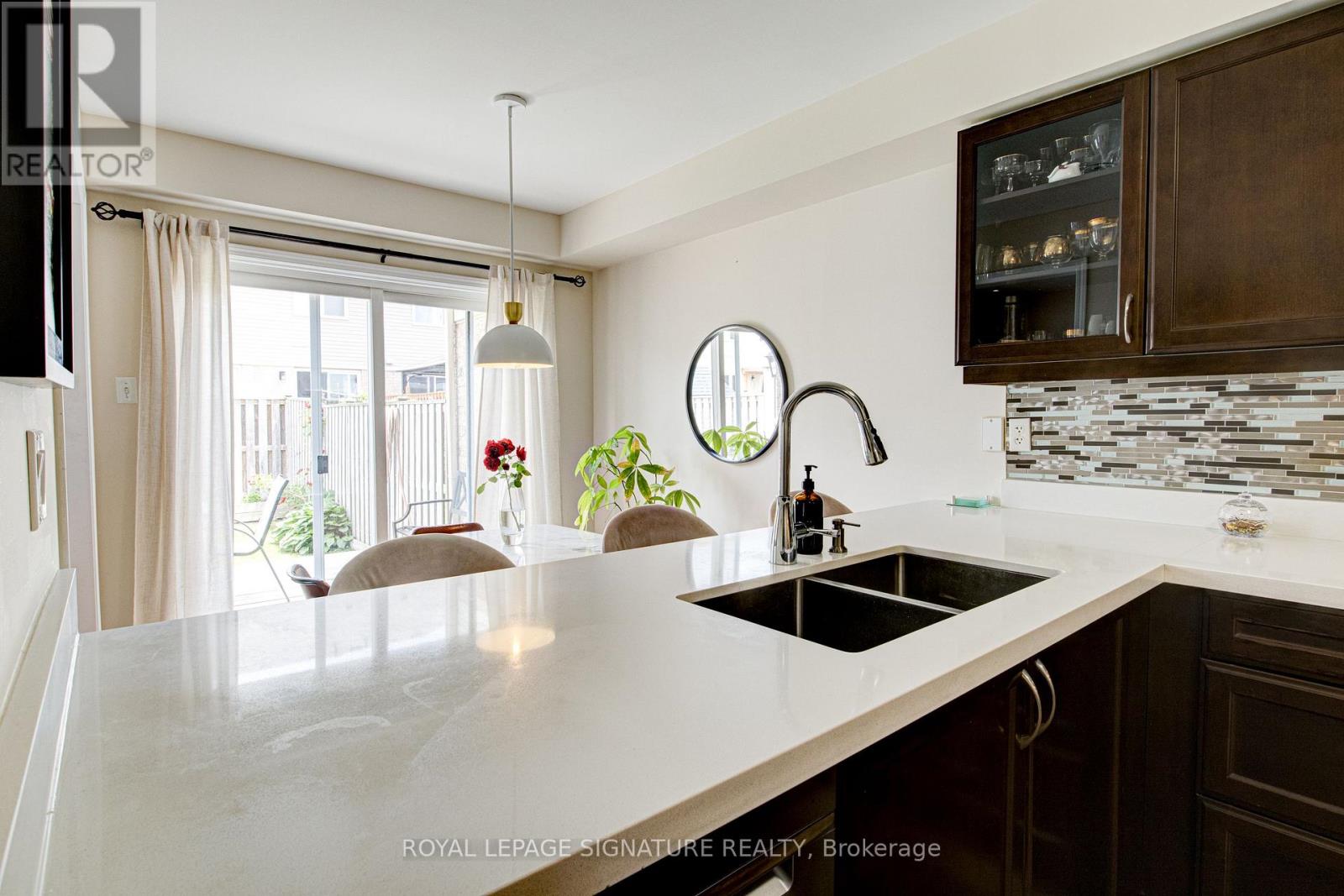 39 Trowbridge Street, Woolwich, Ontario  N0B 1M0 - Photo 7 - X13489298