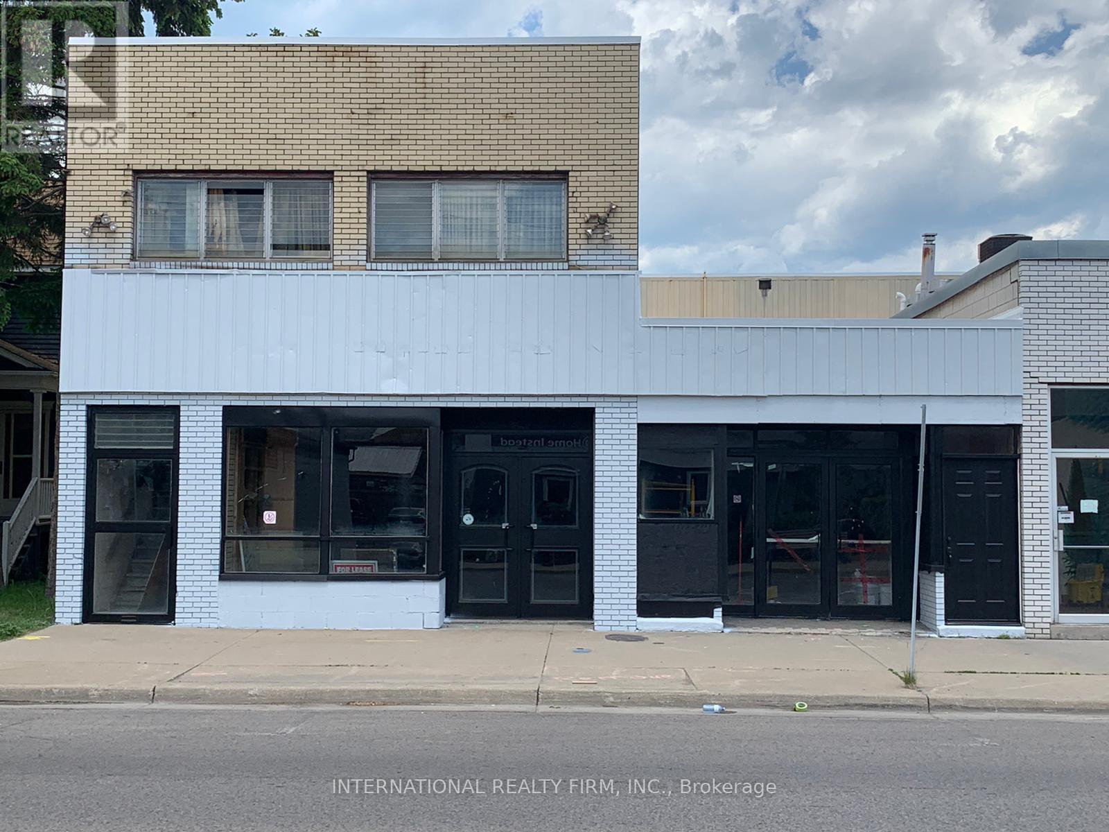 330 WELLINGTON STREET, Sarnia, Ontario