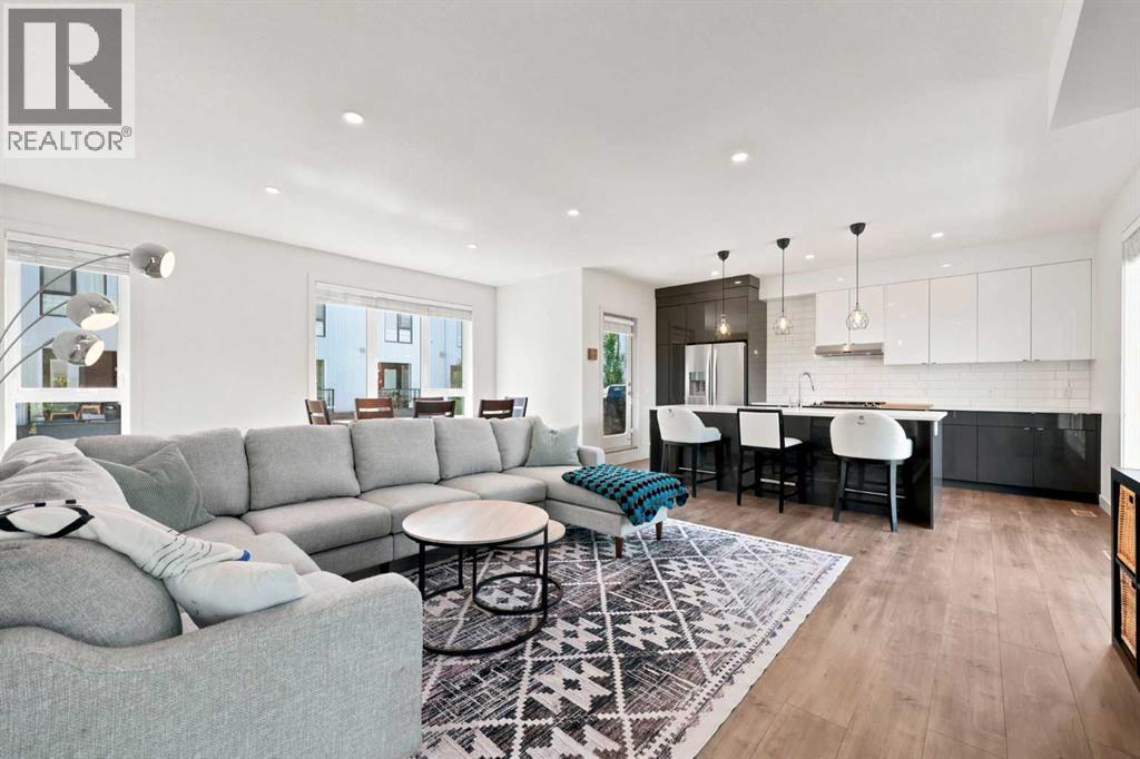 105 Bow Grove NW, Calgary, Alberta  T3B 6E8 - Photo 6 - A2323560