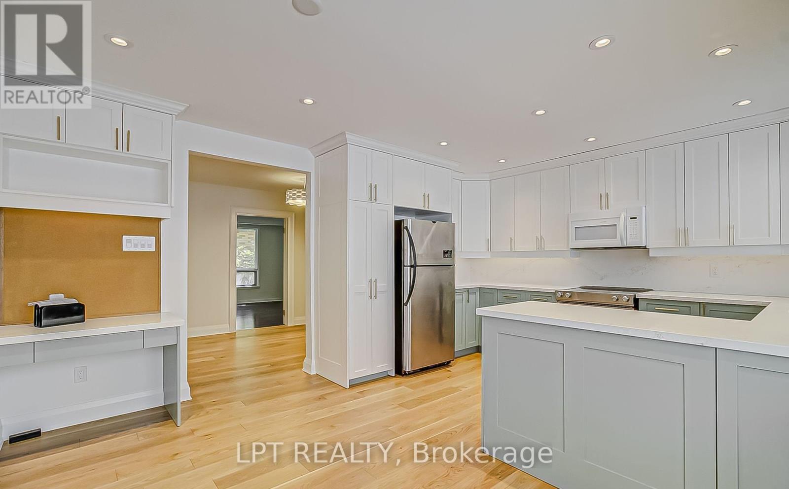 47 Waterloo Avenue, Toronto, Ontario  M3H 3Y1 - Photo 16 - C13489570