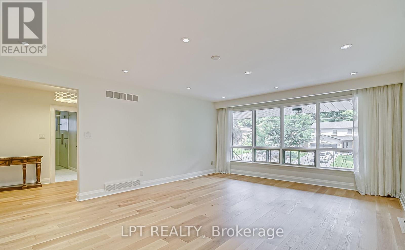 47 Waterloo Avenue, Toronto, Ontario  M3H 3Y1 - Photo 6 - C13489570
