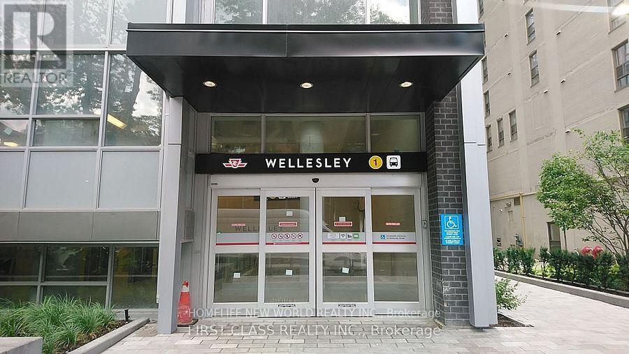 906 - 17 Dundonald Street, Toronto, Ontario  M4Y 1K3 - Photo 8 - C13489638