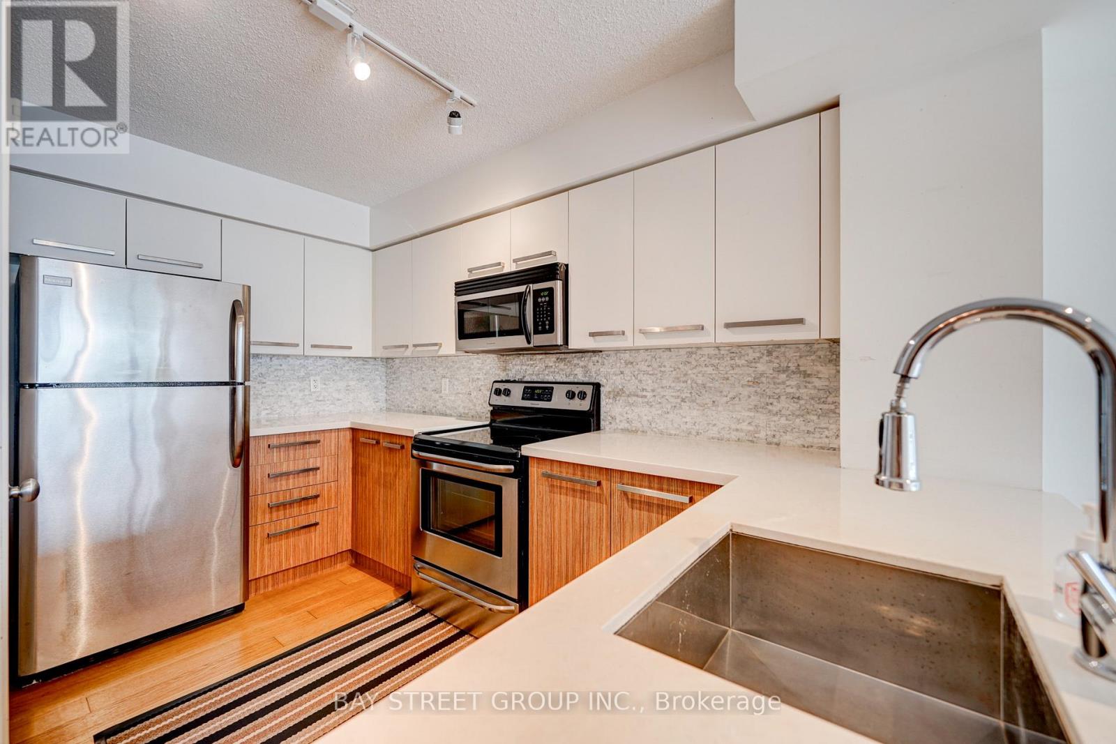 810 - 11 St Joseph Street, Toronto, Ontario  M4Y 3G4 - Photo 10 - C13489662