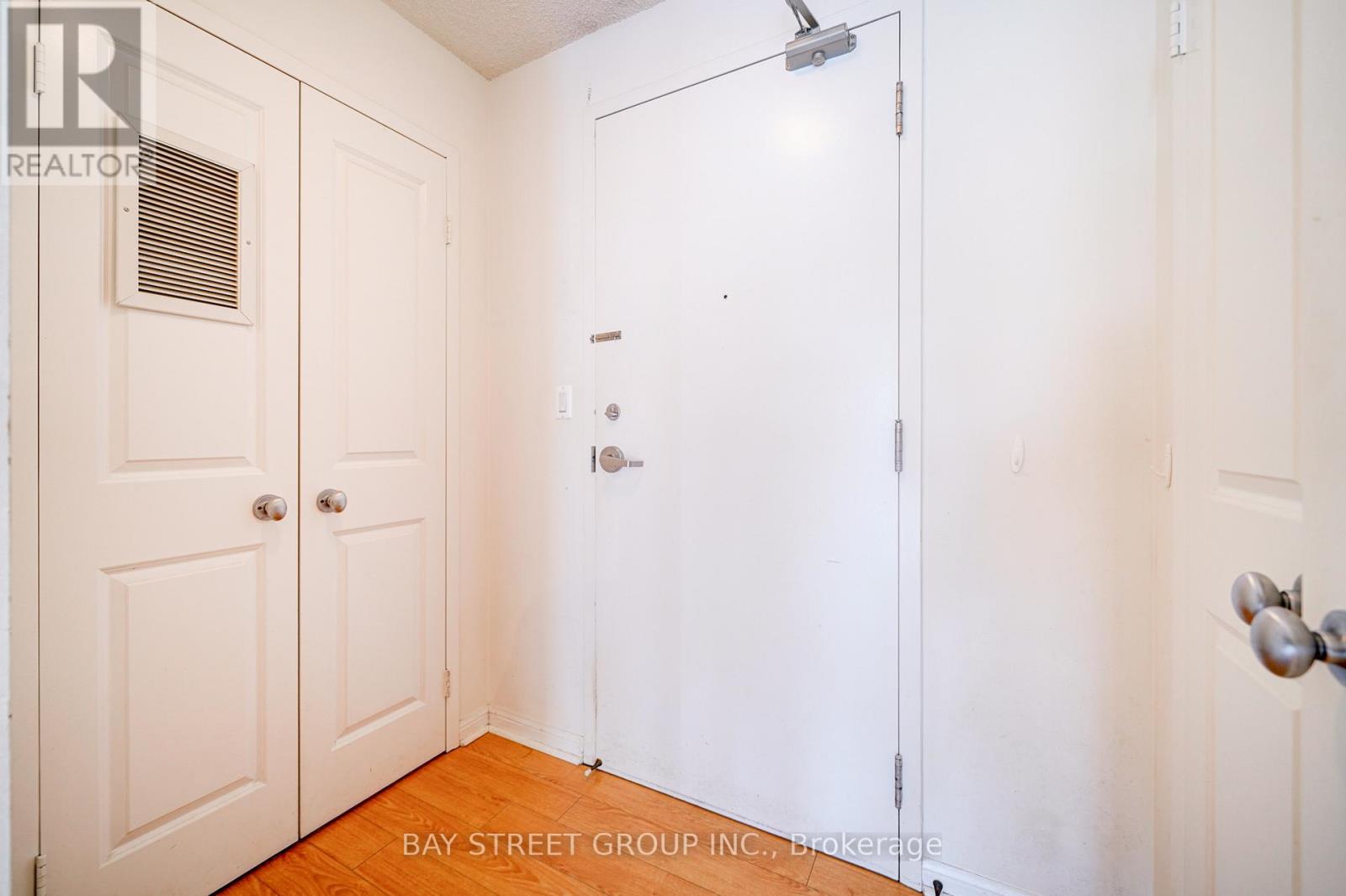 810 - 11 St Joseph Street, Toronto, Ontario  M4Y 3G4 - Photo 6 - C13489662