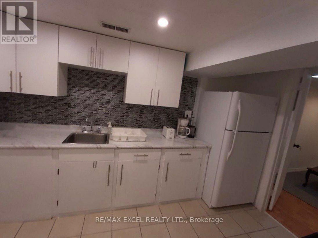 54 GREEN BUSH ROAD, Toronto, Ontario