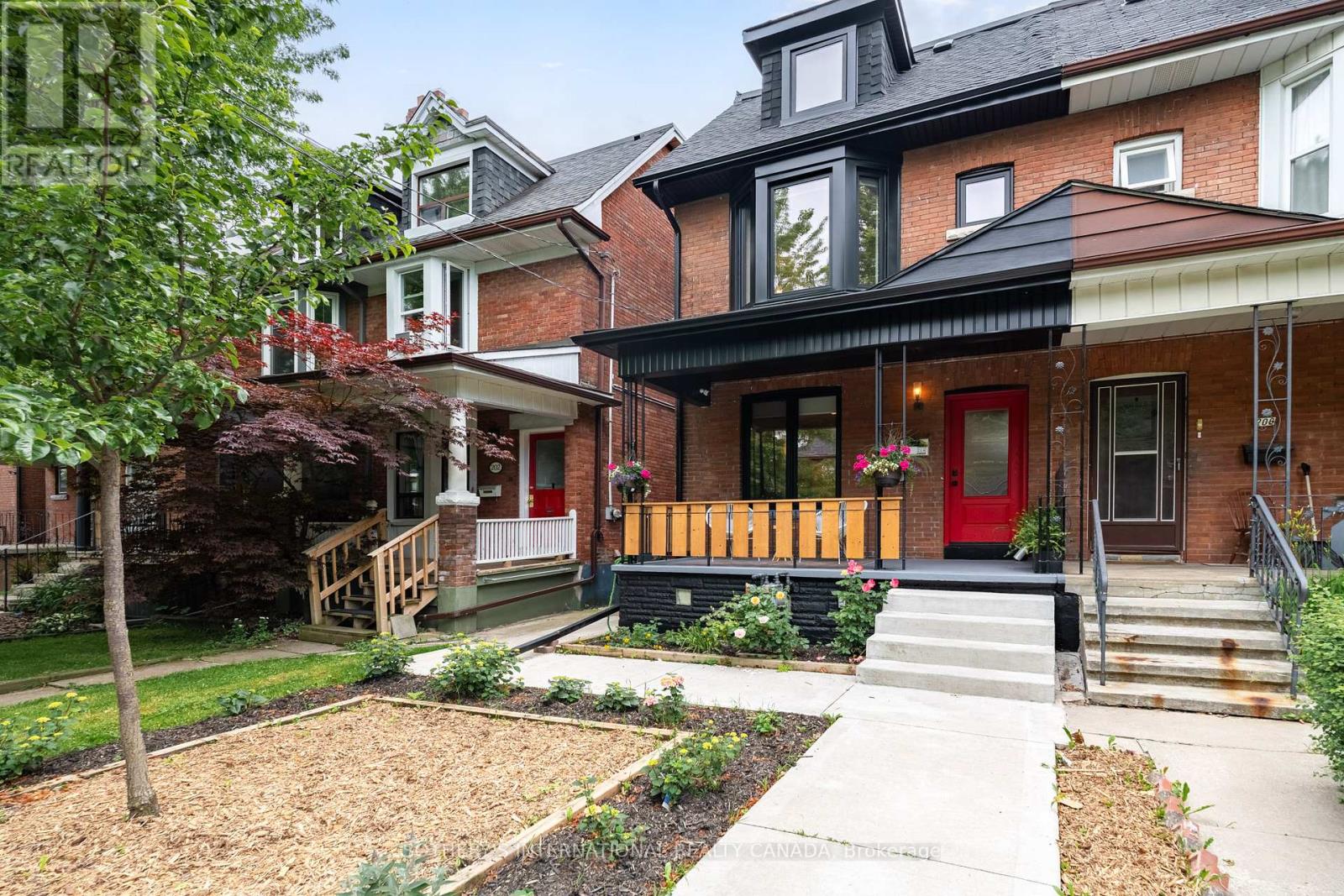 204 GRACE STREET, Toronto, Ontario