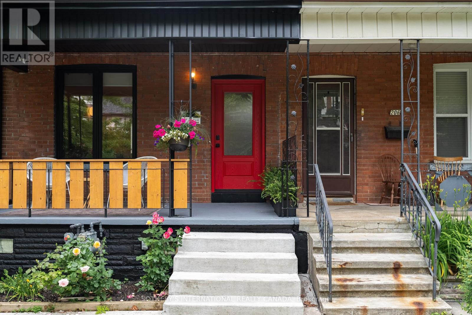 204 Grace Street, Toronto, Ontario  M6G 3A6 - Photo 2 - C13489778