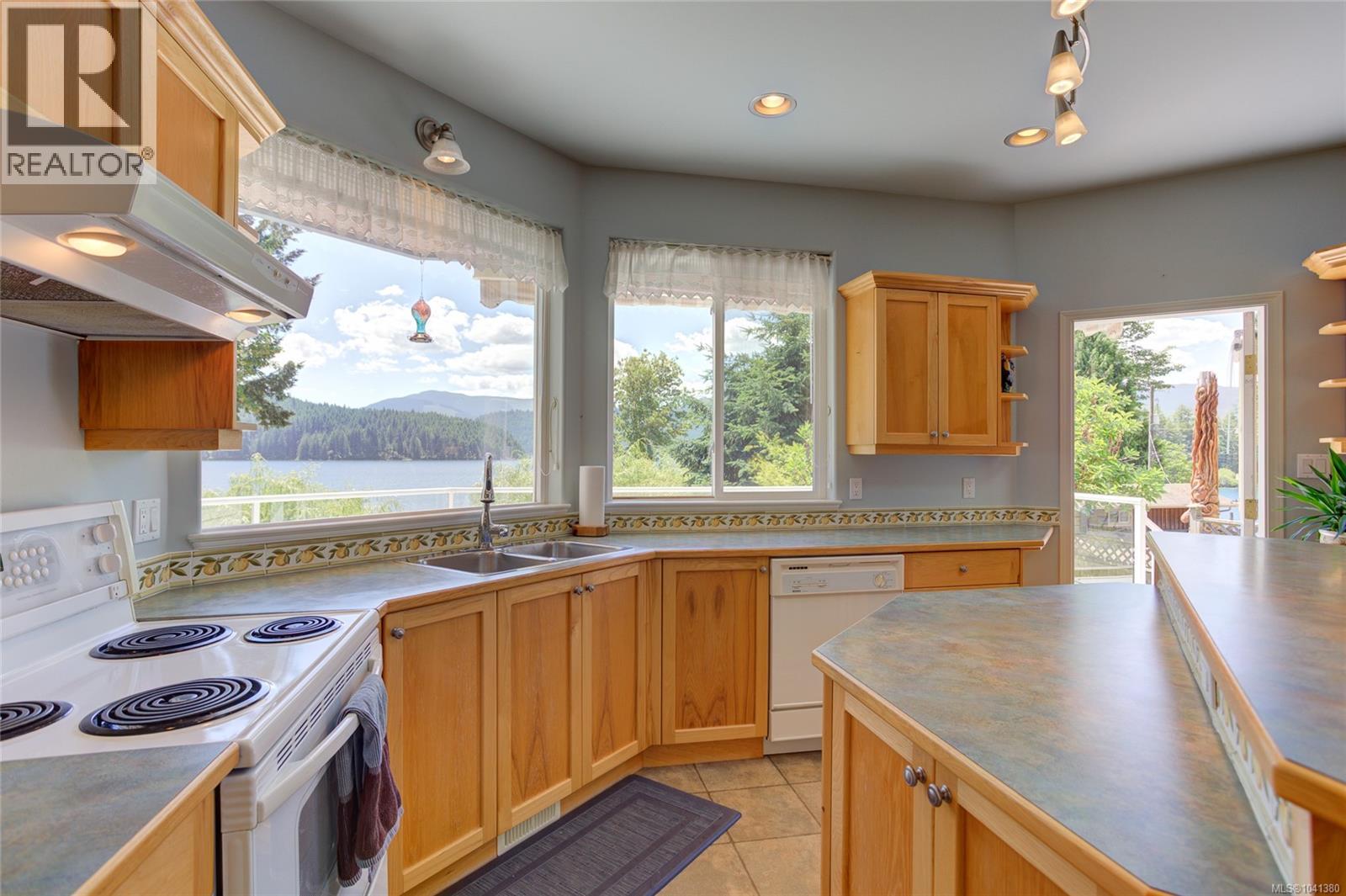 10164 Youbou Rd, Youbou, British Columbia  V0R 3E1 - Photo 8 - 1041380