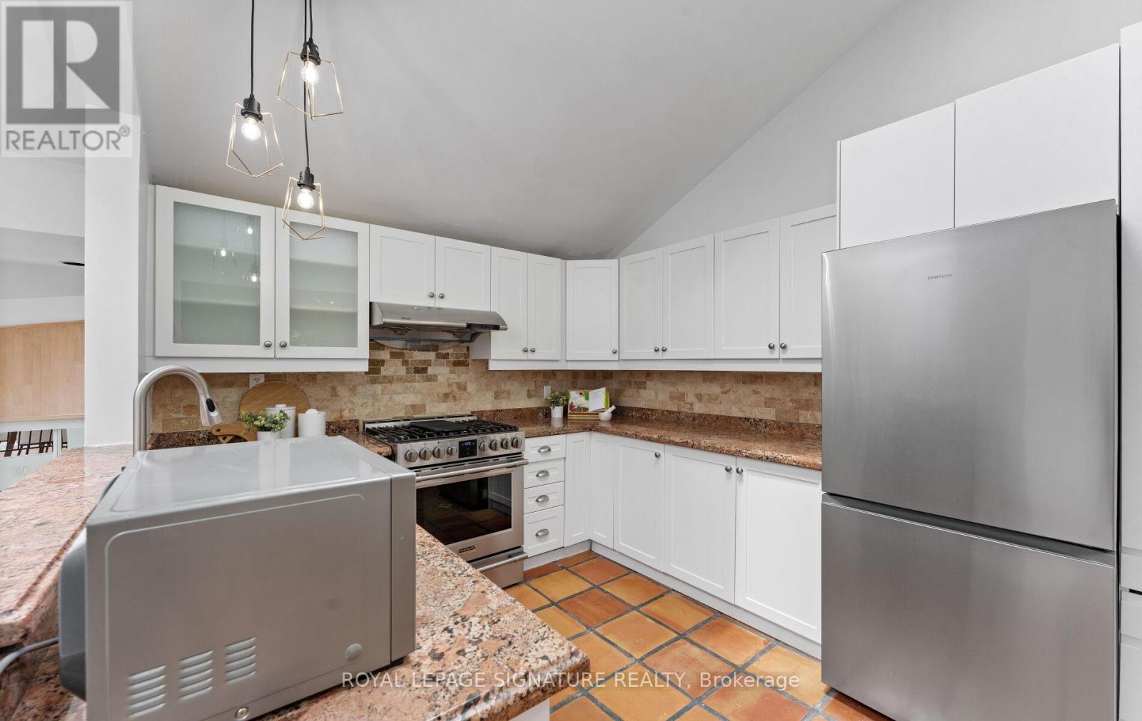 279 Birkdale Road, Toronto, Ontario  M1P 3S3 - Photo 11 - E13489216